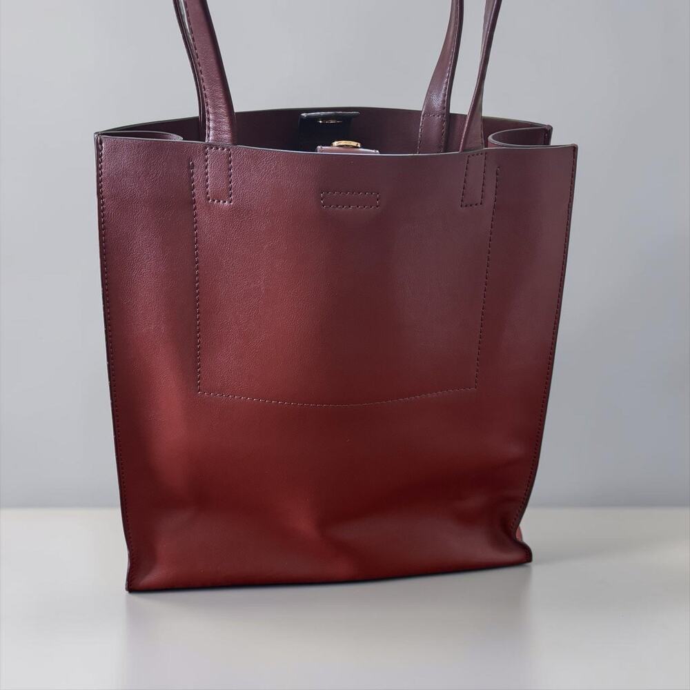 Banana Republic Leather Tote - Picture 3 of 6
